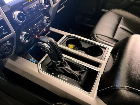 Used 2018 Ford F150 Lariat w/ Equipment Group 502A Luxury AWD/4WD image 16