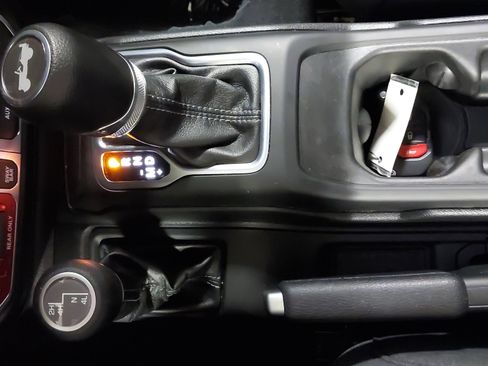 Used 2024 Jeep Wrangler Unlimited Rubicon AWD/4WD image 21