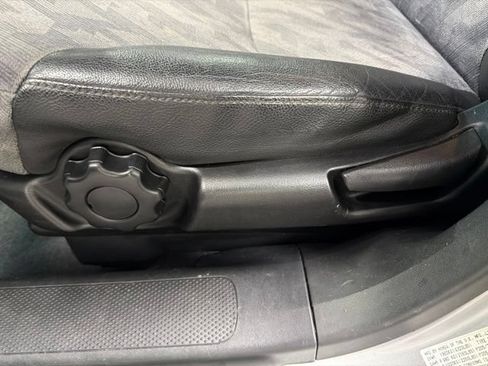 Used 2004 Honda CR-V EX image 12