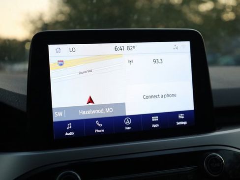 Used 2020 Ford Escape SE image 17