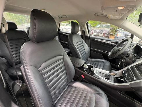 Used 2016 Ford Fusion SE image 8