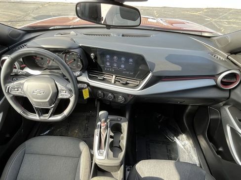 Used 2024 Chevrolet Trax RS w/ Driver Confidence Package image 11