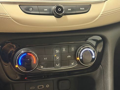 Used 2021 Buick Encore GX Preferred w/ Cold Weather Comfort Package image 27