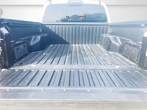 Used 2018 Toyota Tacoma SR5 image 23