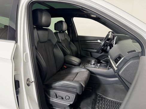 Used 2018 Audi SQ5 Prestige w/ Prestige Package image 32