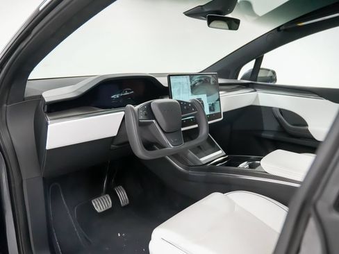 Used 2022 Tesla Model X Plaid AWD/4WD image 4