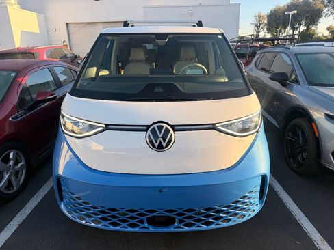 Used 2025 Volkswagen ID. Buzz 1st Edition AWD/4WD image 4