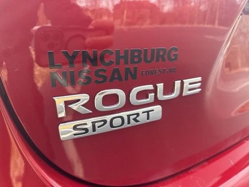 Used 2021 Nissan Rogue Sport S image 10