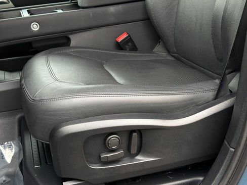 Used 2023 Land Rover Defender 110 S image 14