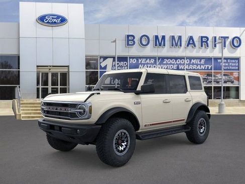 New 2026 Ford Bronco Outer Banks w/ Sasquatch Package AWD/4WD image 1