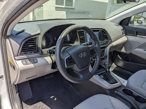 Used 2018 Hyundai Elantra SEL FWD image 9