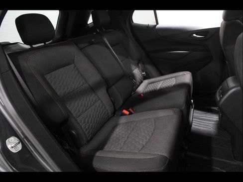 Used 2018 Chevrolet Equinox LT FWD image 15