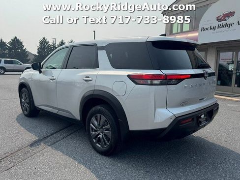 Used 2023 Nissan Pathfinder S AWD/4WD image 5