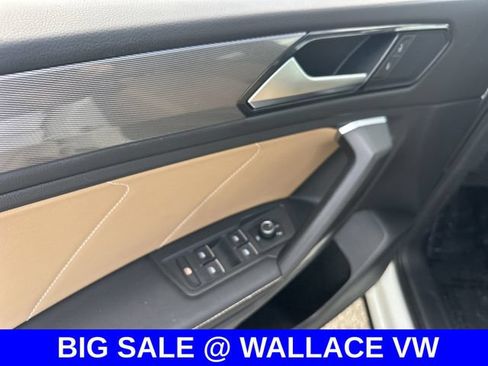 Certified 2023 Volkswagen Tiguan SE FWD image 17