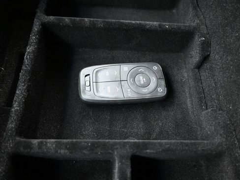 Used 2018 Cadillac Escalade ESV Luxury image 28