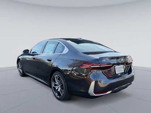 New 2025 BMW i5 xDrive40 w/ M Sport Package image 3