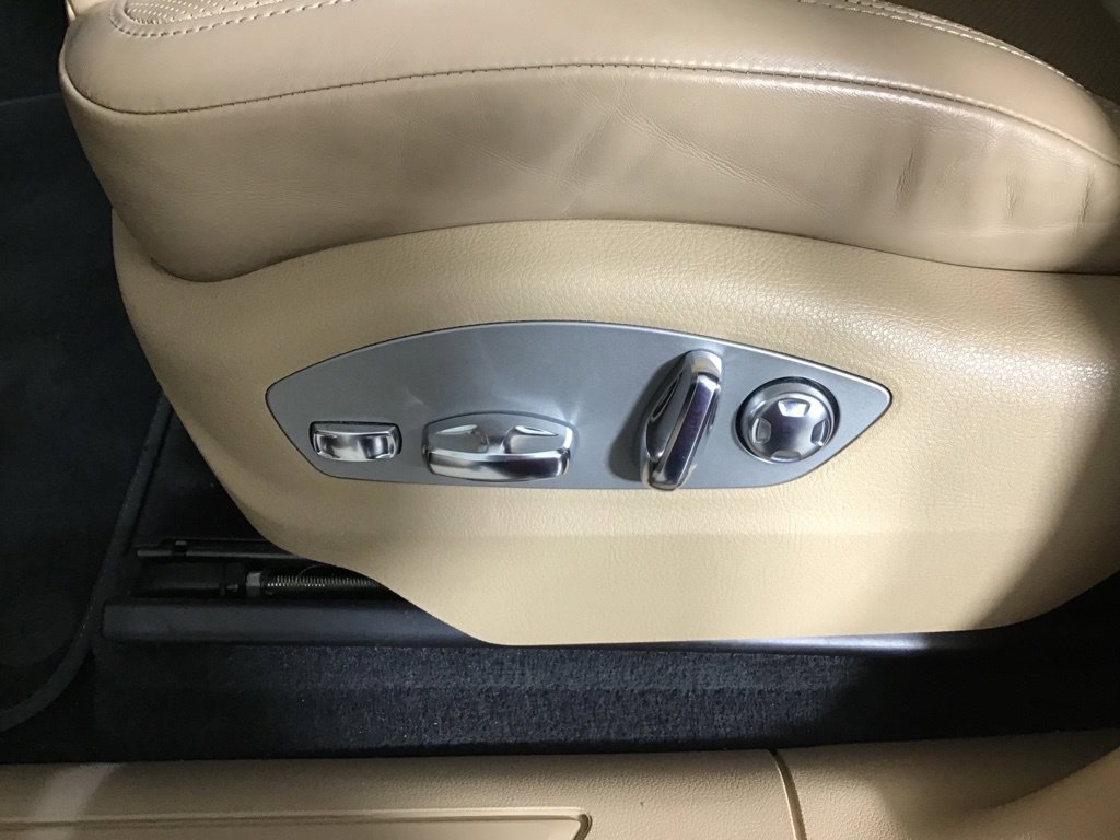 Certified 2023 Porsche Macan Turbo AWD/4WD image 31
