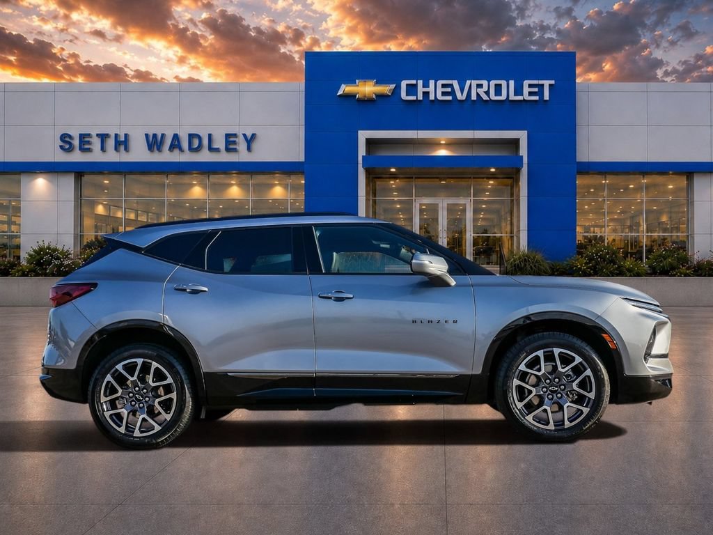 Used 2025 Chevrolet Blazer RS FWD image 8