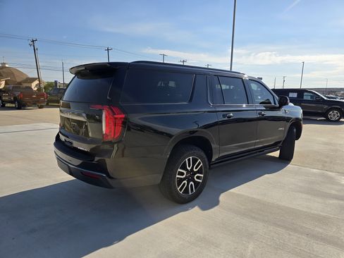 Used 2024 GMC Yukon XL AT4 w/ AT4 Premium Package image 3
