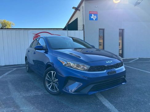 Used 2024 Kia Forte LXS image 7