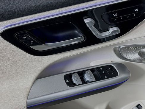 Certified 2025 Mercedes-Benz GLC 300 image 24