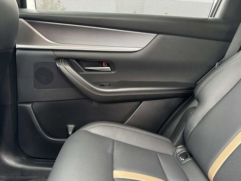 Used 2025 MAZDA CX-70 Plug-In Hybrid w/ Premium Plus AWD/4WD image 23