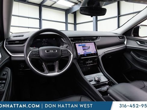Used 2023 Jeep Grand Cherokee L Limited AWD/4WD image 18
