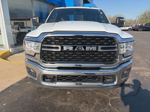 Used 2024 RAM 2500 Big Horn AWD/4WD image 4