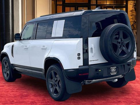 New 2026 Land Rover Defender 110 X-Dynamic SE AWD/4WD image 4