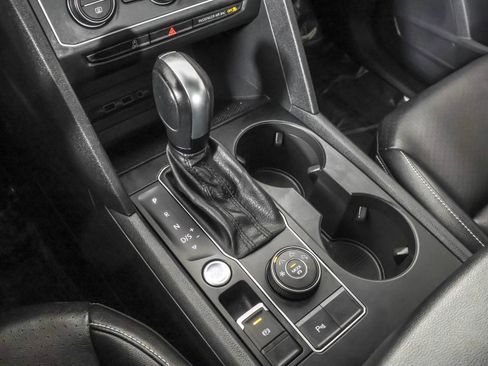 Used 2020 Volkswagen Atlas Cross Sport SE w/ Panoramic Sunroof Package image 31