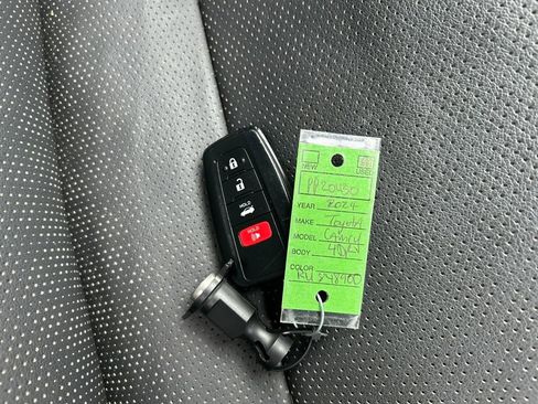 Used 2024 Toyota Camry XSE image 27
