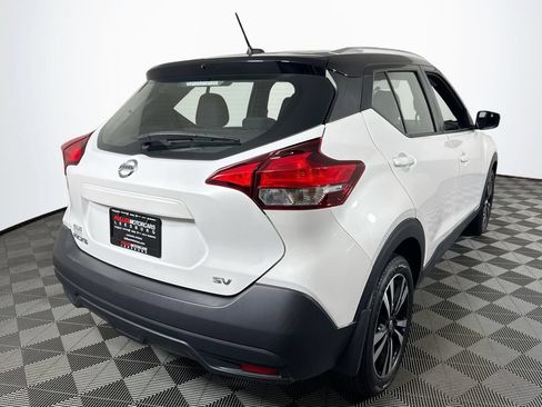 Used 2018 Nissan Kicks SV FWD image 7
