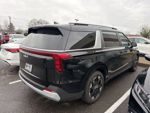 Certified 2025 Kia Carnival EX image 4