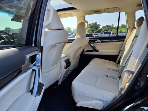 Used 2023 Lexus GX 460 Premium w/ Premium Package AWD/4WD image 30