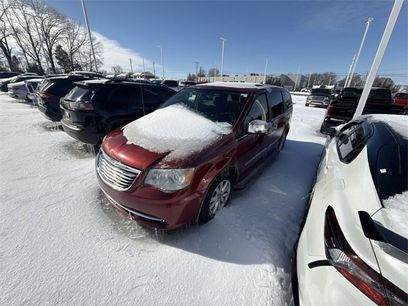Used 2015 Chrysler Town & Country Limited Platinum w/ Trailer Tow Group
