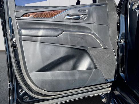 Used 2021 Cadillac Escalade Sport Platinum image 19