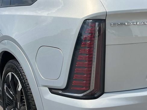 Used 2025 Cadillac Escalade IQ Sport 2 AWD/4WD image 10