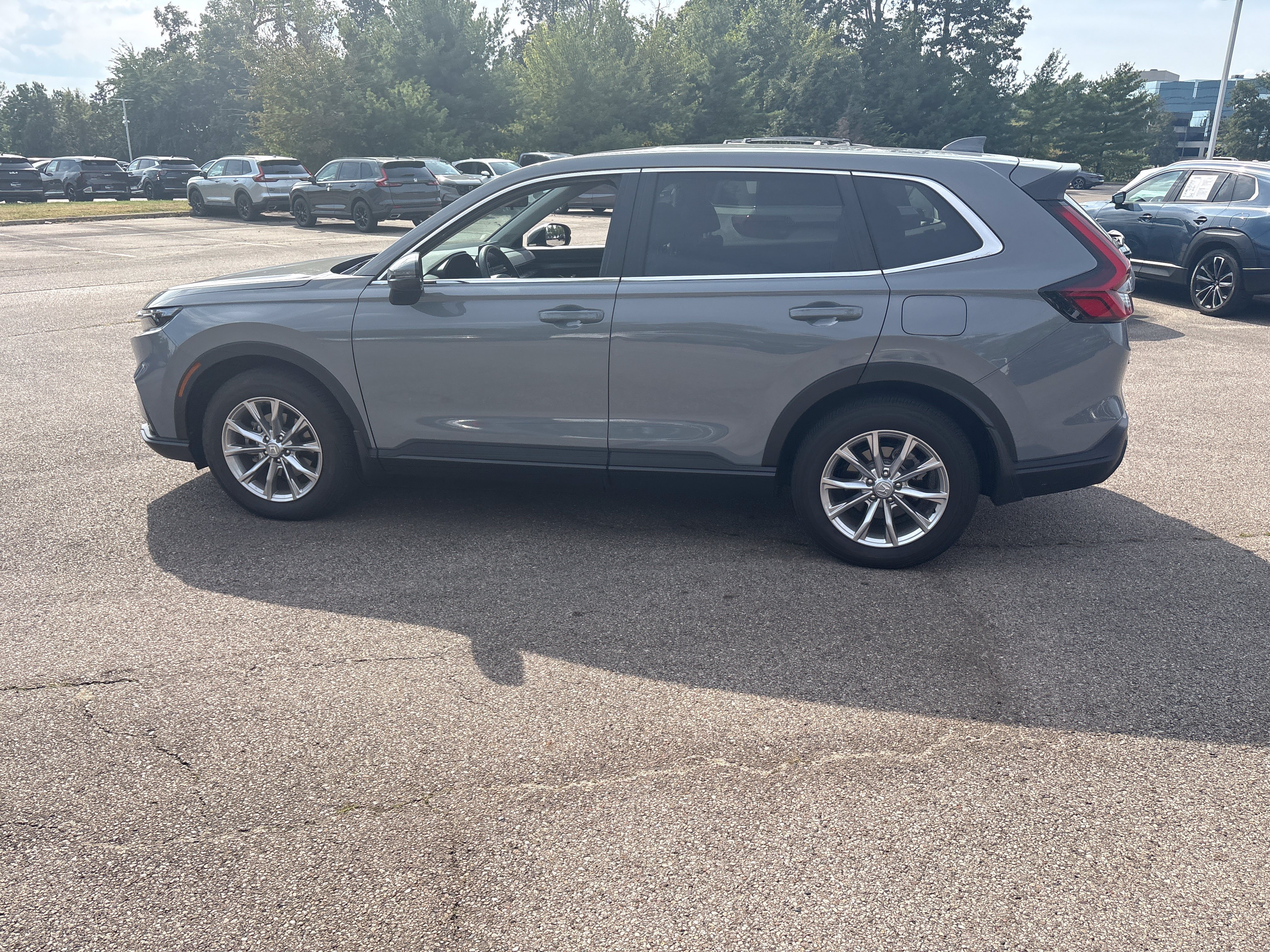 Used 2024 Honda CR-V EX image 14