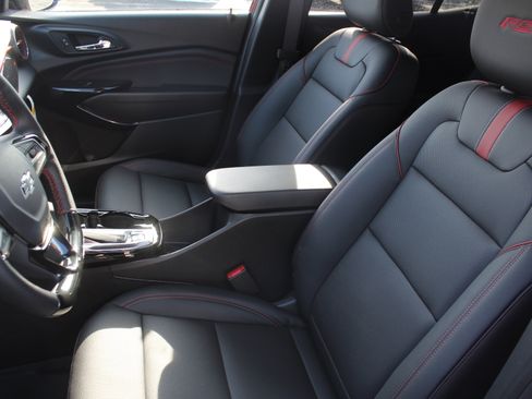 New 2026 Chevrolet Trax RS w/ Sunroof Package image 9