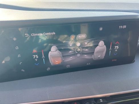 Used 2025 Nissan Murano SV image 13