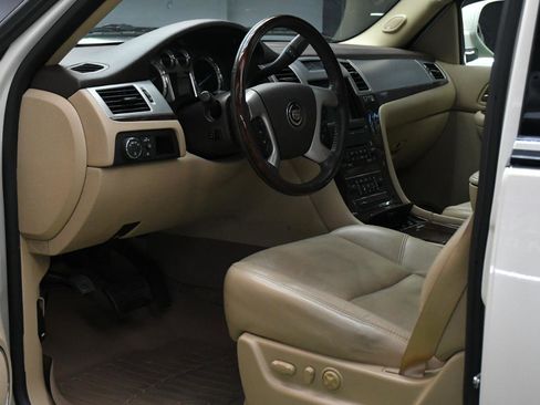 Used 2009 Cadillac Escalade EXT AWD/4WD image 16