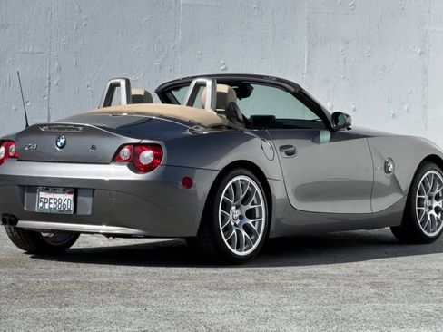 Used 2005 BMW Z4 3.0i RWD image 3