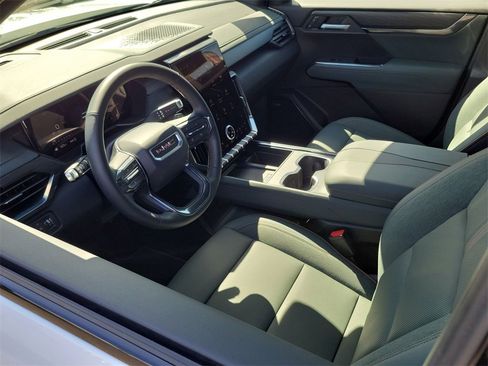 Used 2025 GMC Acadia AT4 image 10