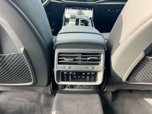 Used 2023 Audi Q8 Premium Plus image 24