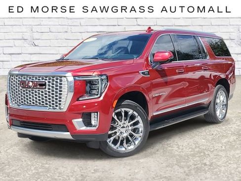 Used 2022 GMC Yukon XL Denali image 1