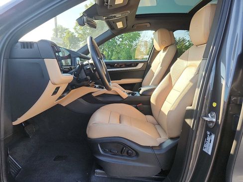 Used 2025 Porsche Cayenne E-Hybrid AWD/4WD image 13