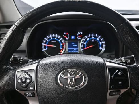 Used 2016 Toyota 4Runner SR5 AWD/4WD image 15