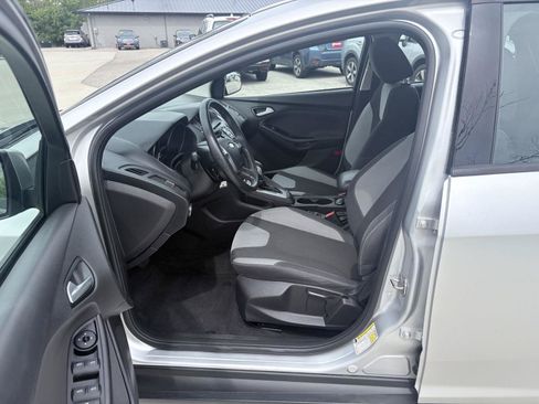 Used 2014 Ford Focus SE w/ SE Sport Package FWD image 11