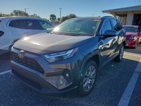 Used 2023 Toyota RAV4 XLE Premium image 8