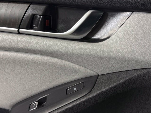 Used 2020 Honda Accord Touring image 22